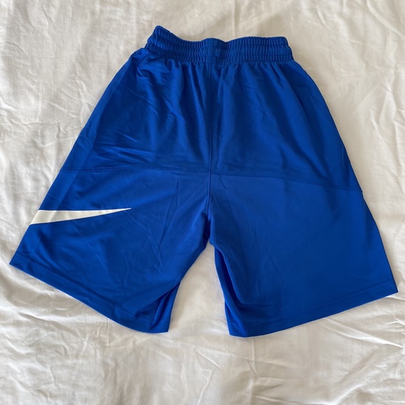 Nike shorts - Picture 2 of 2